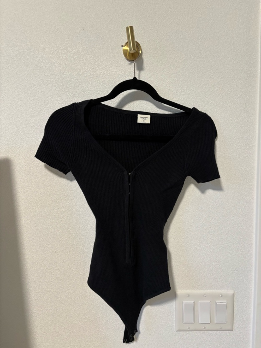 Abercrombie & Fitch Black Ribbed V-Neck Short Sleeve Bodysuit